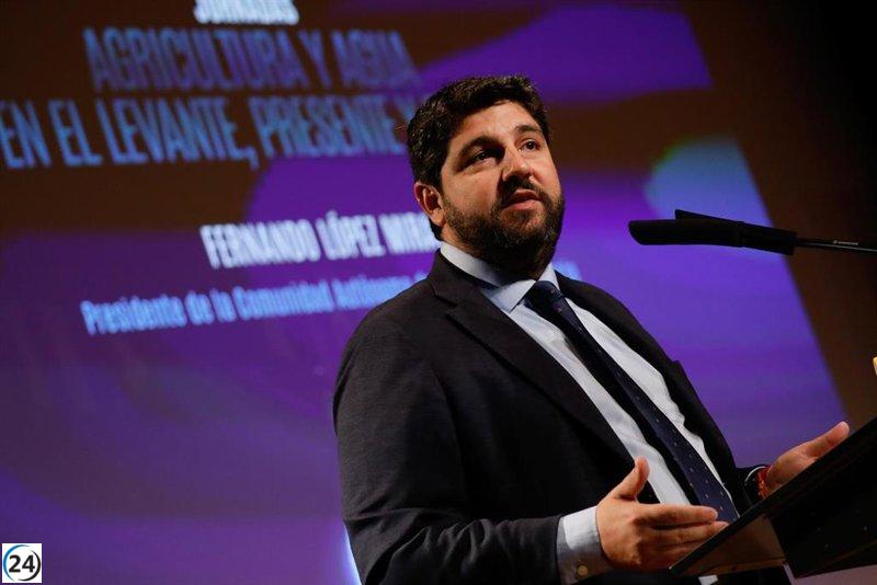 López Miras insta a asegurar una distribución justa del agua, velando por la solidaridad y el bien común.
