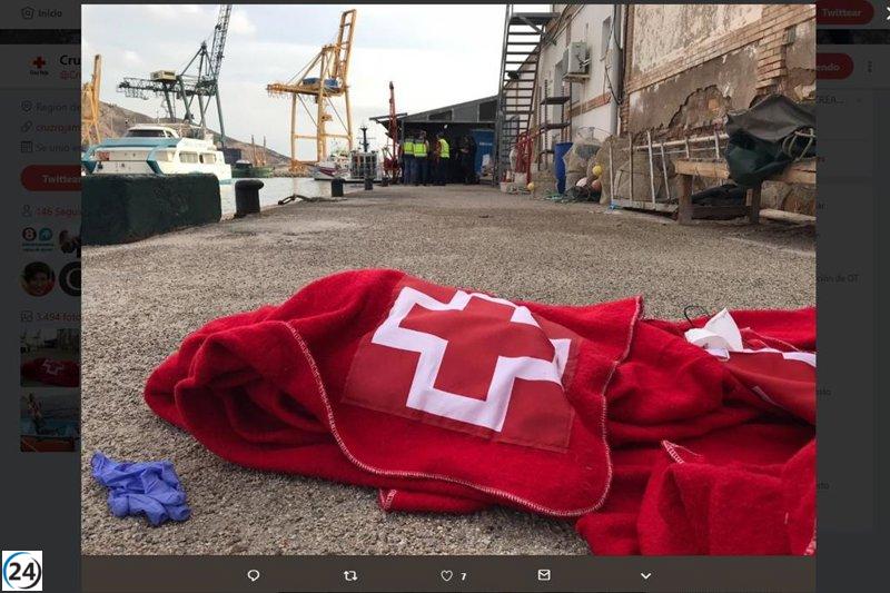 Gran éxito de la Guardia Costera al frustrar intento de entrada ilegal con 32 inmigrantes en aguas de la Región