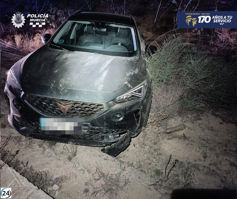 Dos individuos arrestados por conducir de manera peligrosa y atacar a los agentes que los detuvieron.