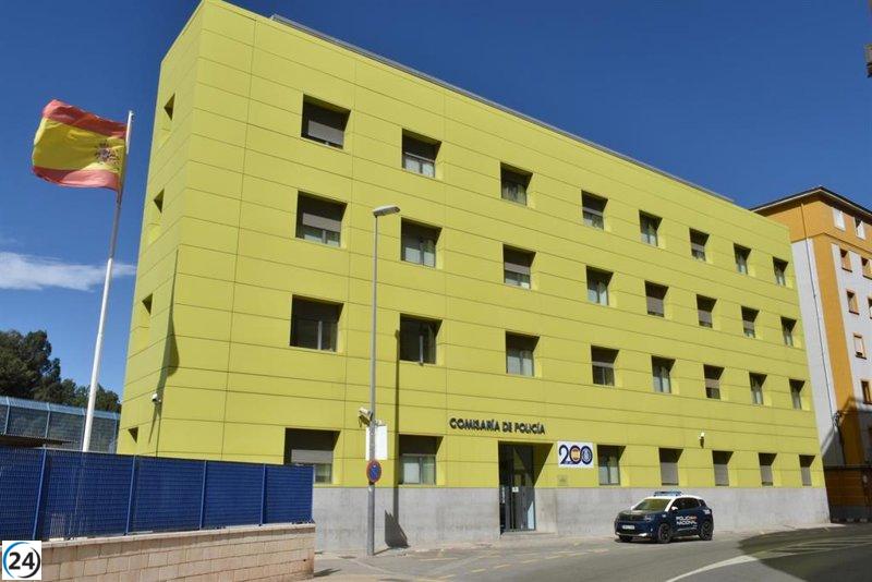 Hombre arrestado por fraude a su pareja y tres más mediante robo de datos bancarios