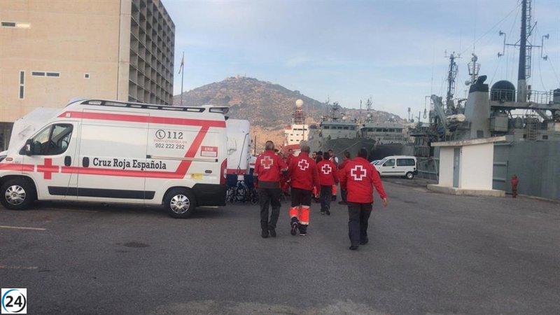 Rescatan dos pateras con 24 inmigrantes en la costa de Cartagena, Murcia.