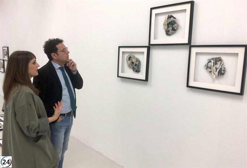 La artista ciezana Miriam Martínez Abellán expone en el Centro Párraga su obra 