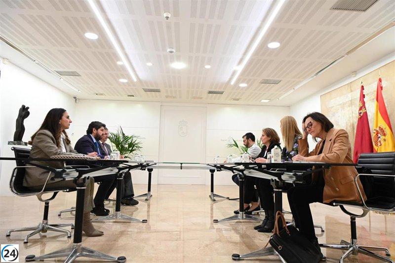 López Miras se opone rotundamente a cambios en la Ley del Mar Menor: