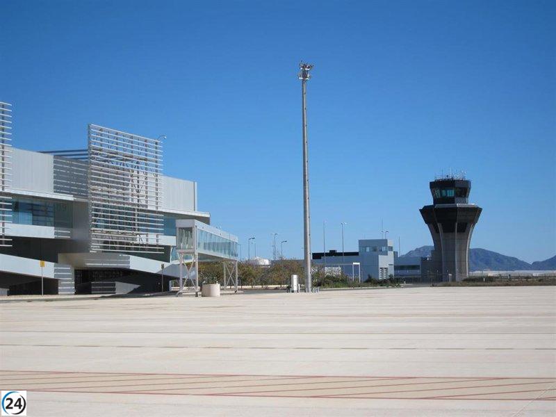 El Aeropuerto de Murcia supera los 184 mil pasajeros en los primeros cuatro meses del año, con un aumento del 9,4%