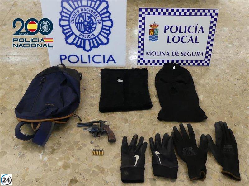 Tres arrestados por intento de robo con violencia en Molina del Segura.