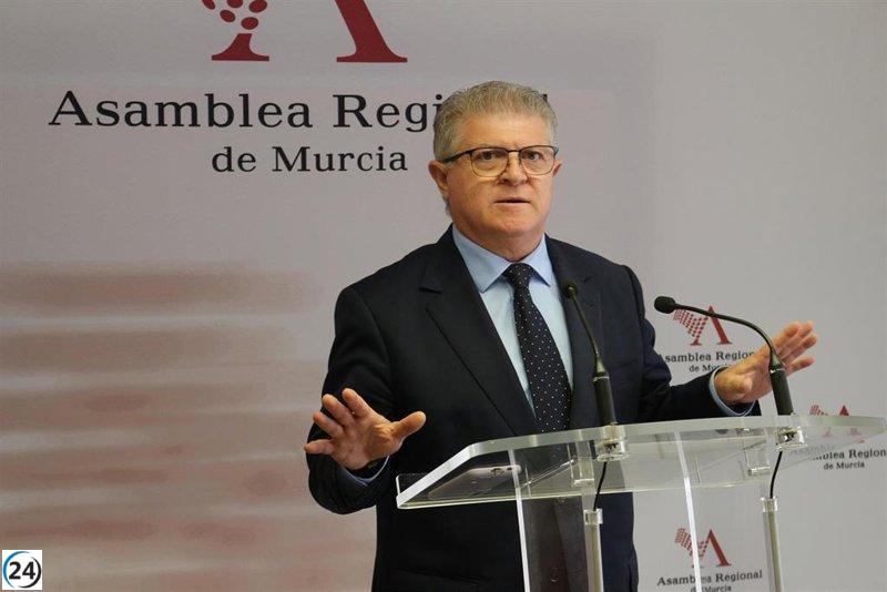 López Miras (PP) acusado de liderar una gran mentira en El Gorguel, según Vélez (PSOE).