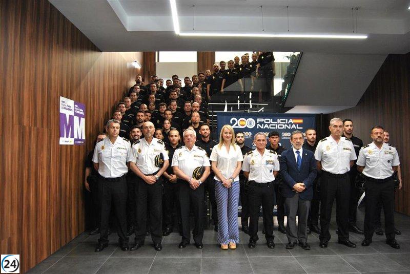 Fidel Guevara sorprende al recibir a 66 nuevos agentes en prácticas para la Policía Nacional en la Región.