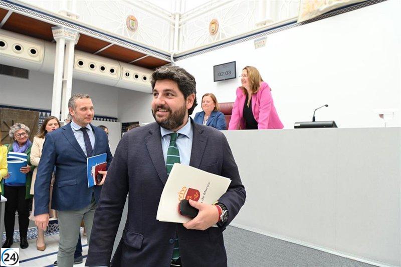 López Miras critica a Vox por poner en riesgo los presupuestos de la Región por motivos políticos.