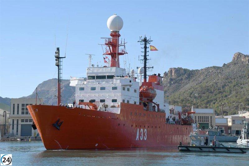 El BIO 'Hespérides' zarpó de Cartagena para comenzar su 29ª campaña en la Antártida.