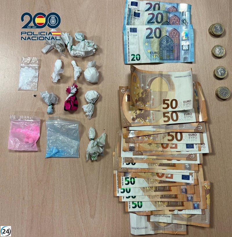 Arrestado en Atalayas, Murcia, por posesión de drogas.