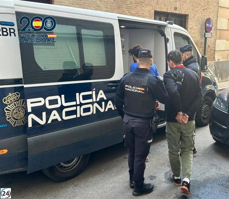 Tres hombres arrestados por robar en un salón de juegos en Murcia.