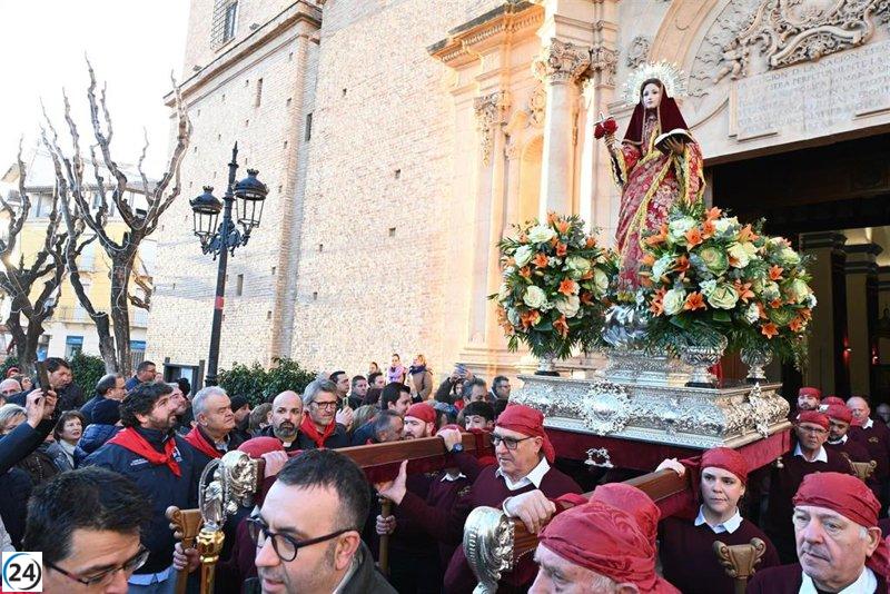 López Miras participa en la romería de Santa Eulalia en Totana, celebrando la fe y la tradición.
