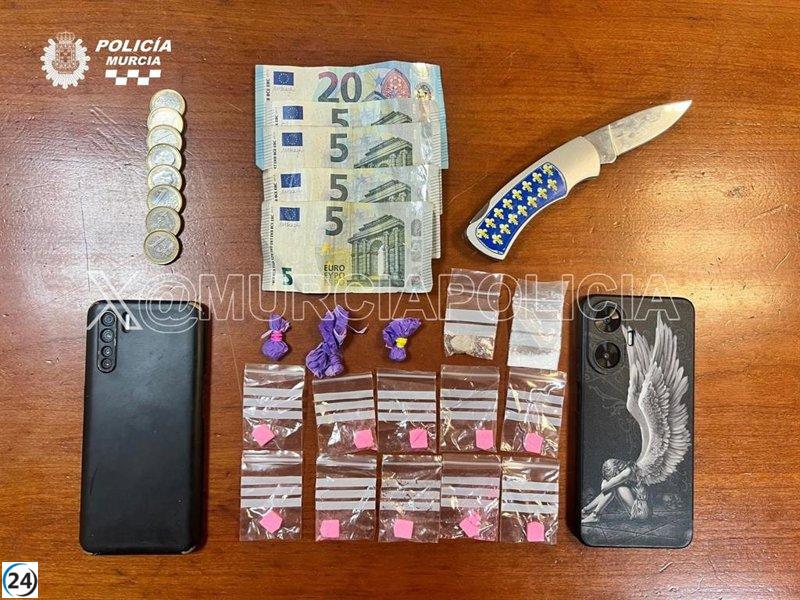 Dos arrestados en Atalayas, Murcia, por posesión de drogas sintéticas.