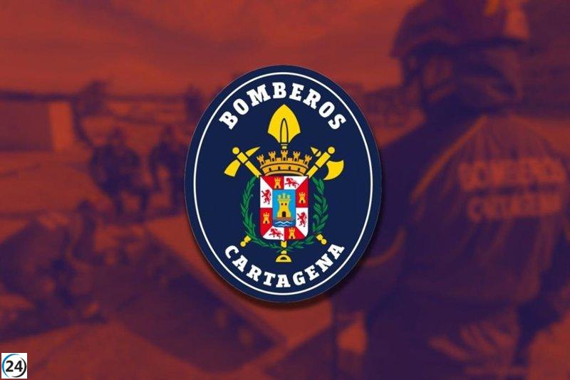 Bomberos de Cartagena controlan fuego en una instalación del polígono industrial Cabezo Beaza.