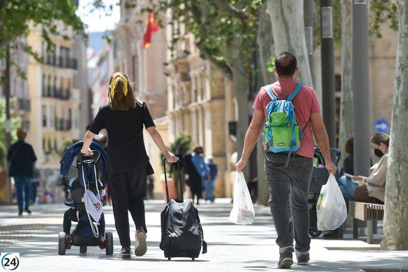 Murcia celebra un crecimiento poblacional en 2024 con más nacimientos que muertes.
