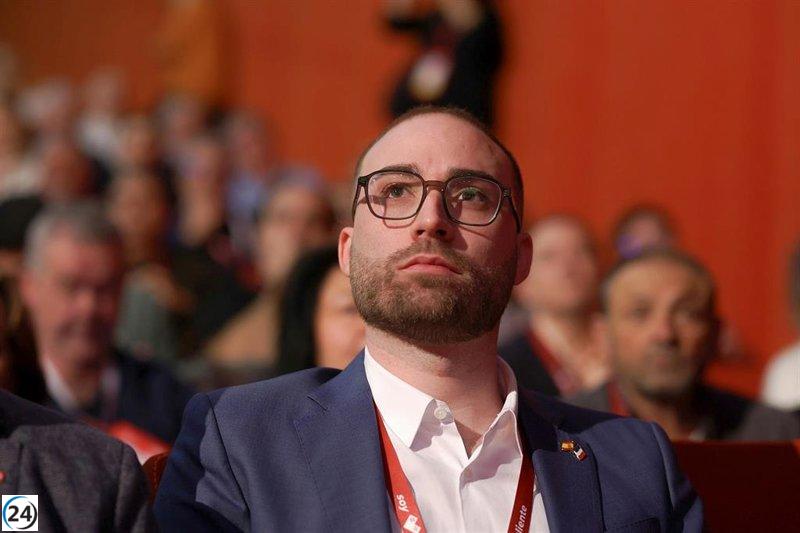 Pedro Iniesta, reelecto líder del PSOE en París.