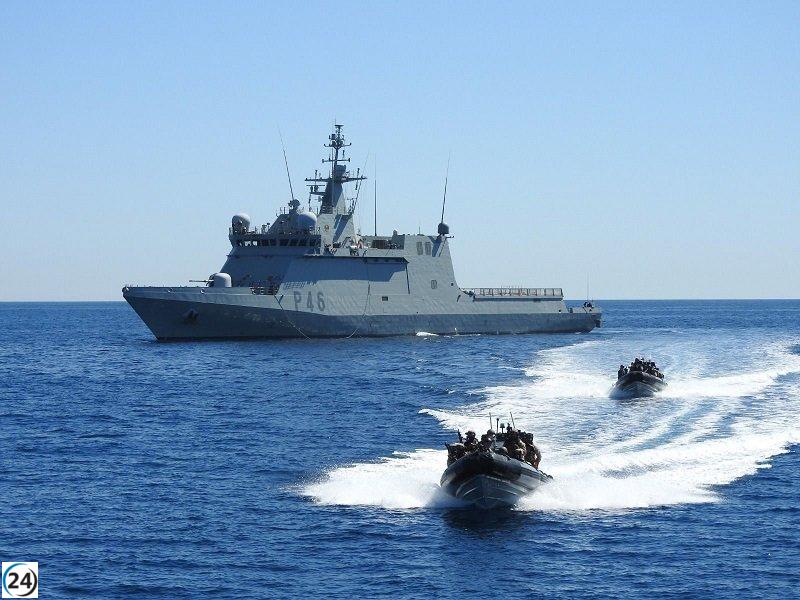 El buque 'Furor' zarpó de Cartagena con tropas legionarias rumbo a la Semana Santa de Málaga.