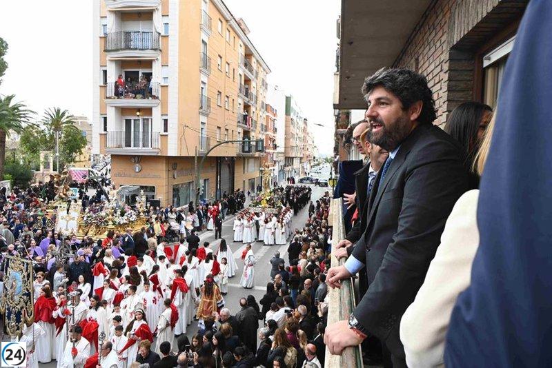 López Miras celebra el récord turístico de la Región en Semana Santa.