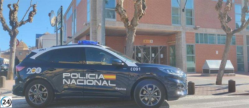 Mujer arrestada en Murcia por robar joyas y efectivo en casas donde era cuidadora.