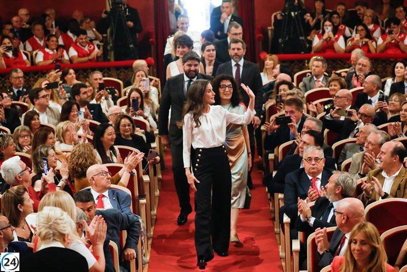 La Reina Letizia destaca la labor de Cruz Roja en su Día Internacional.