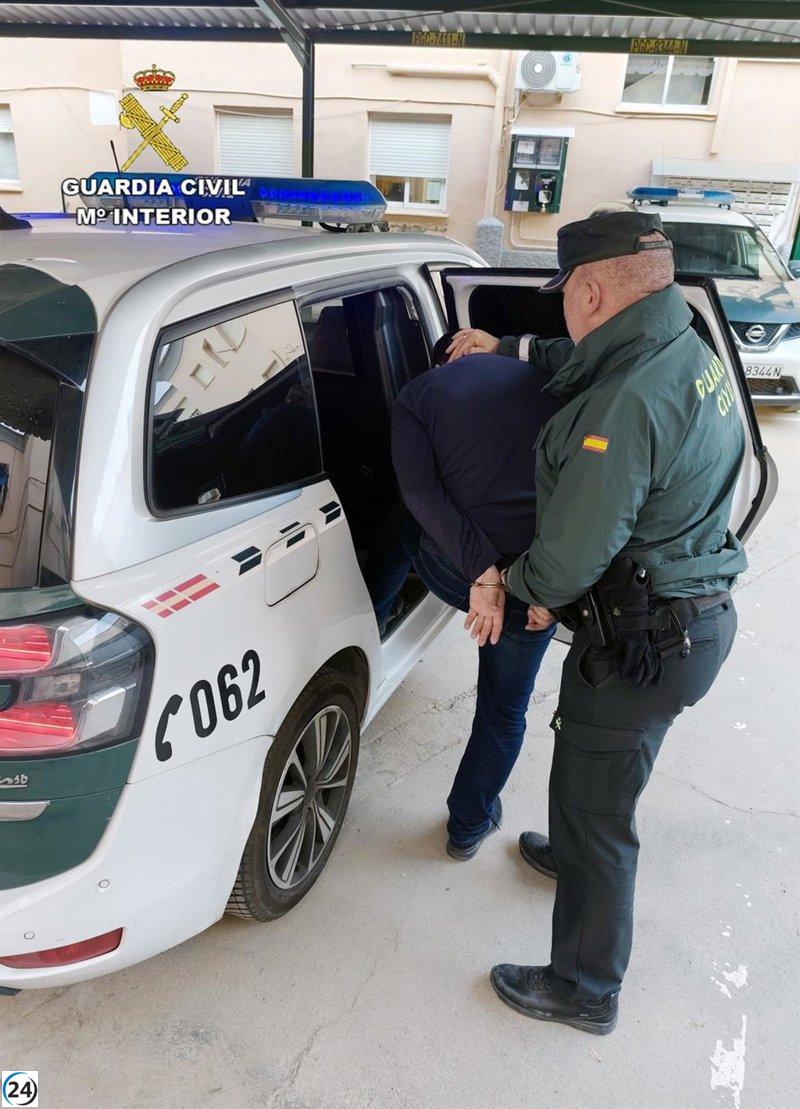 Tres arrestos en Águilas por el saqueo de más de mil euros a un joven.