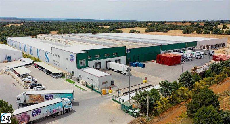Aquadeus, del Grupo Fuertes, se destaca como líder en el sector del agua mineral natural en España.