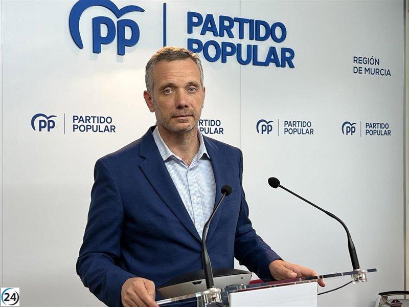 El PP denuncia a Lucas por su sumisión a Sánchez y su silenciosa complicidad con la corrupción en la Región.
