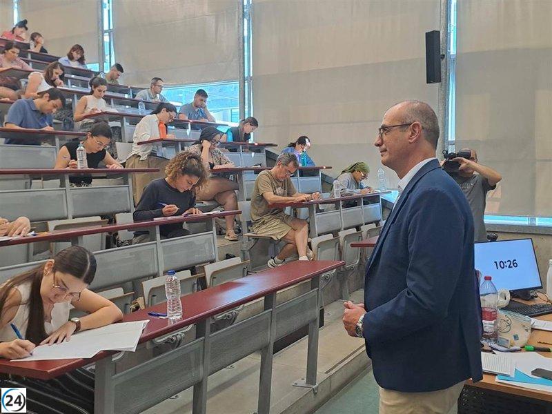 Casi 11,000 candidatos se enfrentan al primer examen de oposiciones a Secundaria.