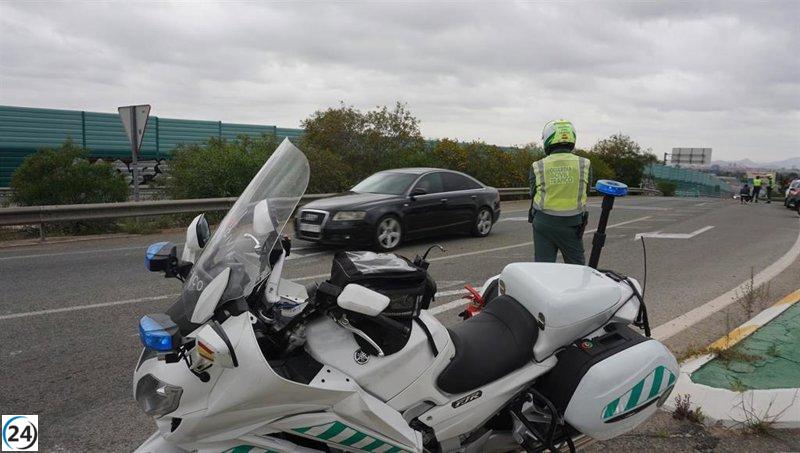 DGT lanza campaña para garantizar la seguridad en carreteras interurbanas durante trabajos.