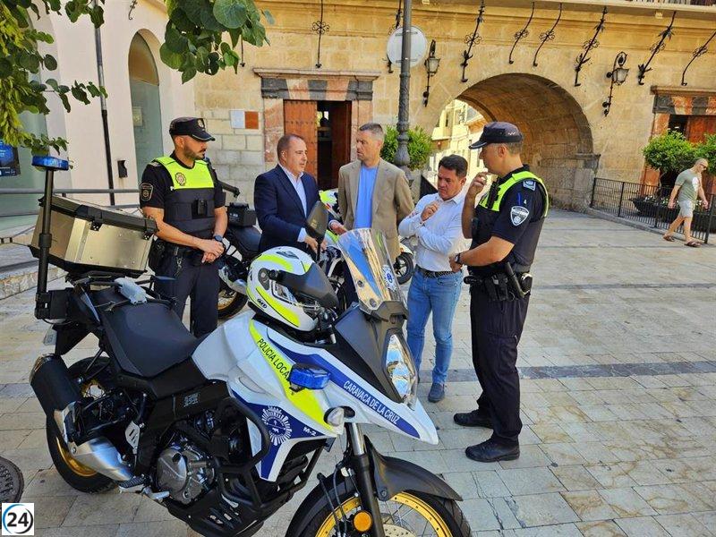 CARM incrementa ayudas y la Policía Local de Caravaca adquiere nuevas motos, un dron y una cámara térmica.