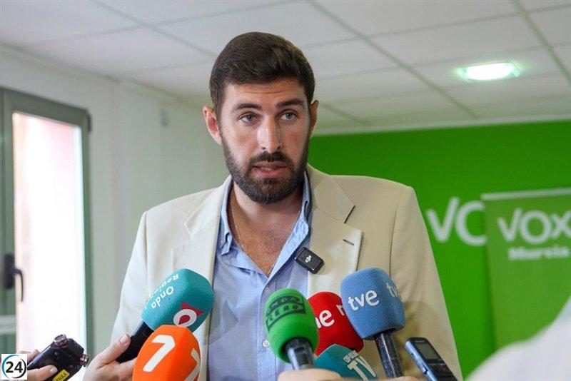 Vox demanda al PP honrar íntegramente el pacto presupuestario tras la controversia sobre alojamientos para menores inmigrantes.
