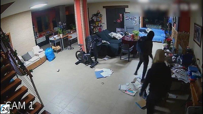 Desarticulada en Murcia una sofisticada banda responsable de más de 150 robos domiciliarios en toda España.