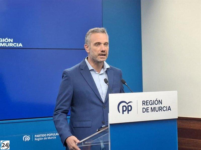 PP defiende a López Miras como un modelo de integridad frente a Lucas, acusado de fomentar la corrupción.