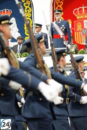 El Rey preside la graduación de 124 tenientes en la Academia General del Aire de San Javier.