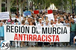 Masiva manifestación en Murcia defiende la convivencia y rechaza la etiqueta de racista en la región.