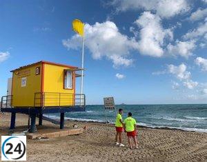 Bandera amarilla ondea en las playas de Cartagena y San Javier este miércoles.