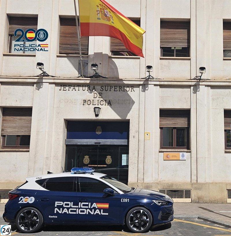 Arrestado en Murcia un hombre por asaltar a una mujer y sustraerle el móvil.