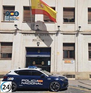 Arrestado en Murcia un hombre por asaltar a una mujer y sustraerle el móvil.