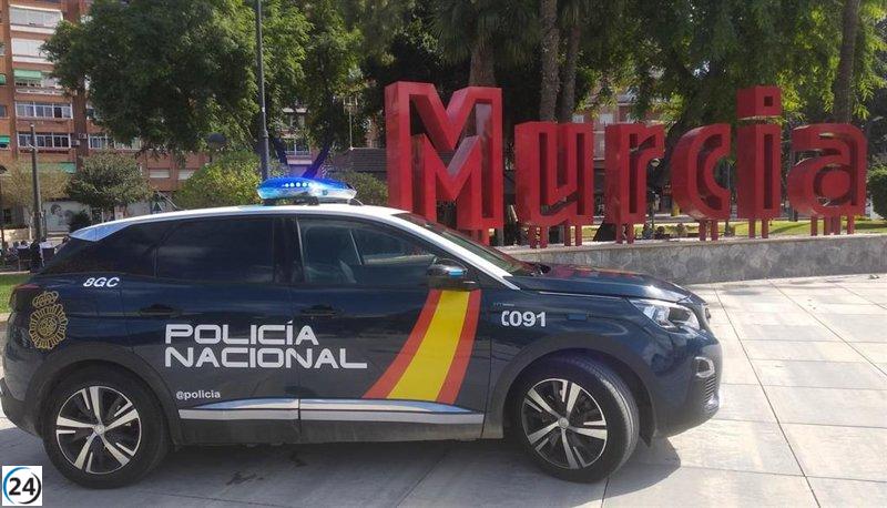 Habitante de Murcia atrapa a ladrón en pleno robo a vivienda.