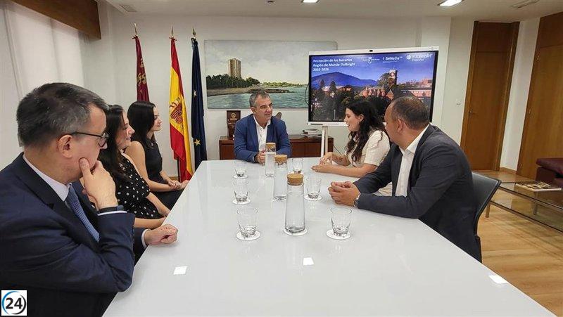 Cinco jóvenes de la Región logran avanzar en sus doctorados en EE. UU. con becas Fulbright.