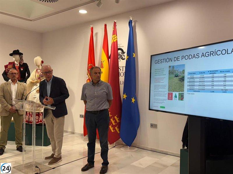 Ayuntamiento de Murcia recolecta en 2024 más de 226.000 kilos de desechos de poda de agricultores locales.