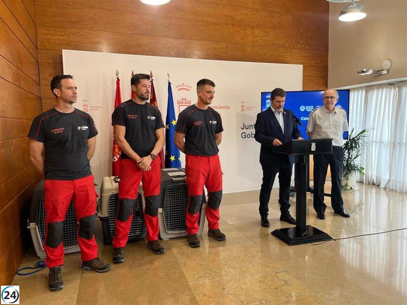 Murcia presenta su nueva Unidad Canina de Bomberos, lista para operar pronto.
