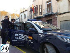 Desmantelan a ladrón en Alcantarilla con cultivo de marihuana en su poder.