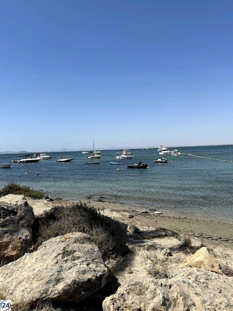 La Comunidad destaca que el viento ha contribuido a enfriar el Mar Menor.