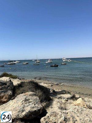 La Comunidad destaca que el viento ha contribuido a enfriar el Mar Menor.