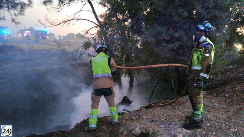 Incendio consume 4.000 m2 de pinos y matorral en Churra, Murcia.