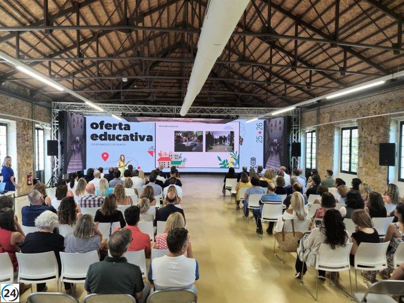 Murcia lanza más de 100 actividades para 72,000 estudiantes el próximo año escolar.