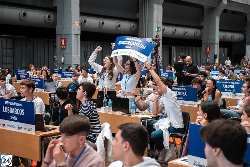Inicia la 15ª edición de Young Business Talents, principal concurso de simulación empresarial en Murcia.