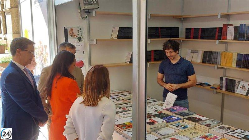 La Feria del Libro de Murcia se enriquece con más de 100 actividades.