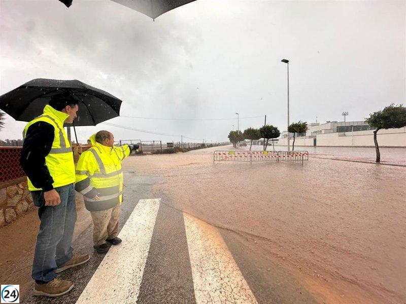 Cerradas las carreteras RM-F54 en Cartagena y RM-F33 en San Pedro del Pinatar debido a las fuertes lluvias.